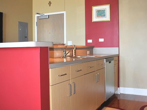 5th image of 1 S Highland Ave #605
