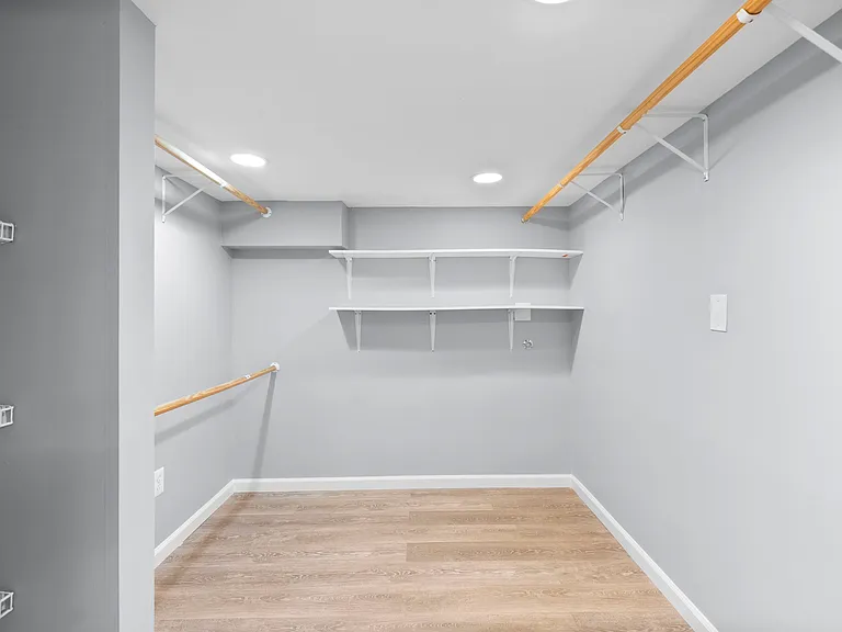 308 Clagett Dr — Photo 3