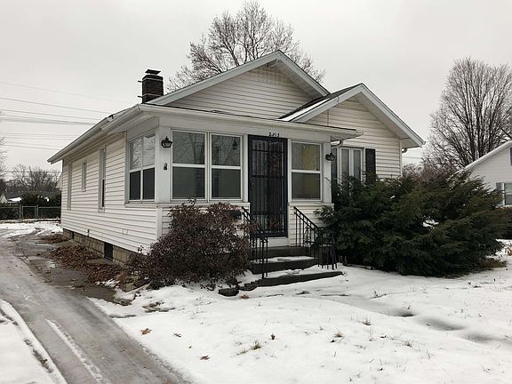 2nd image of 2313 E 4th St