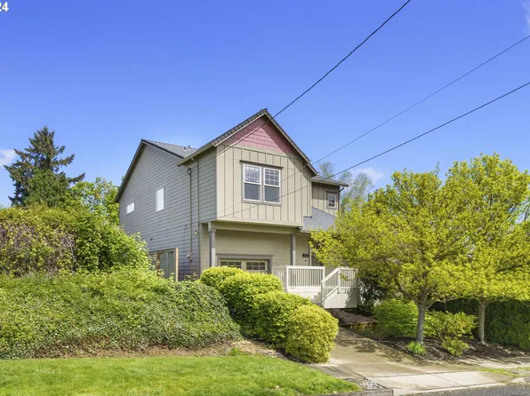 323 SW Carson St, Portland, OR 97219