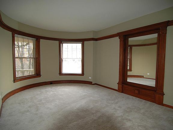 front room leading to porch