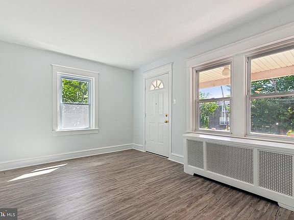 5th image of 3933 Dennison Ave