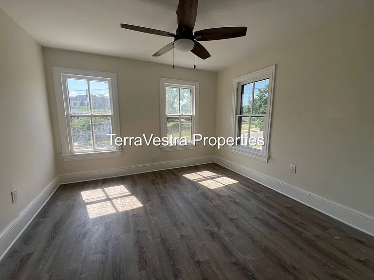 41-43 East Ave — Photo 21