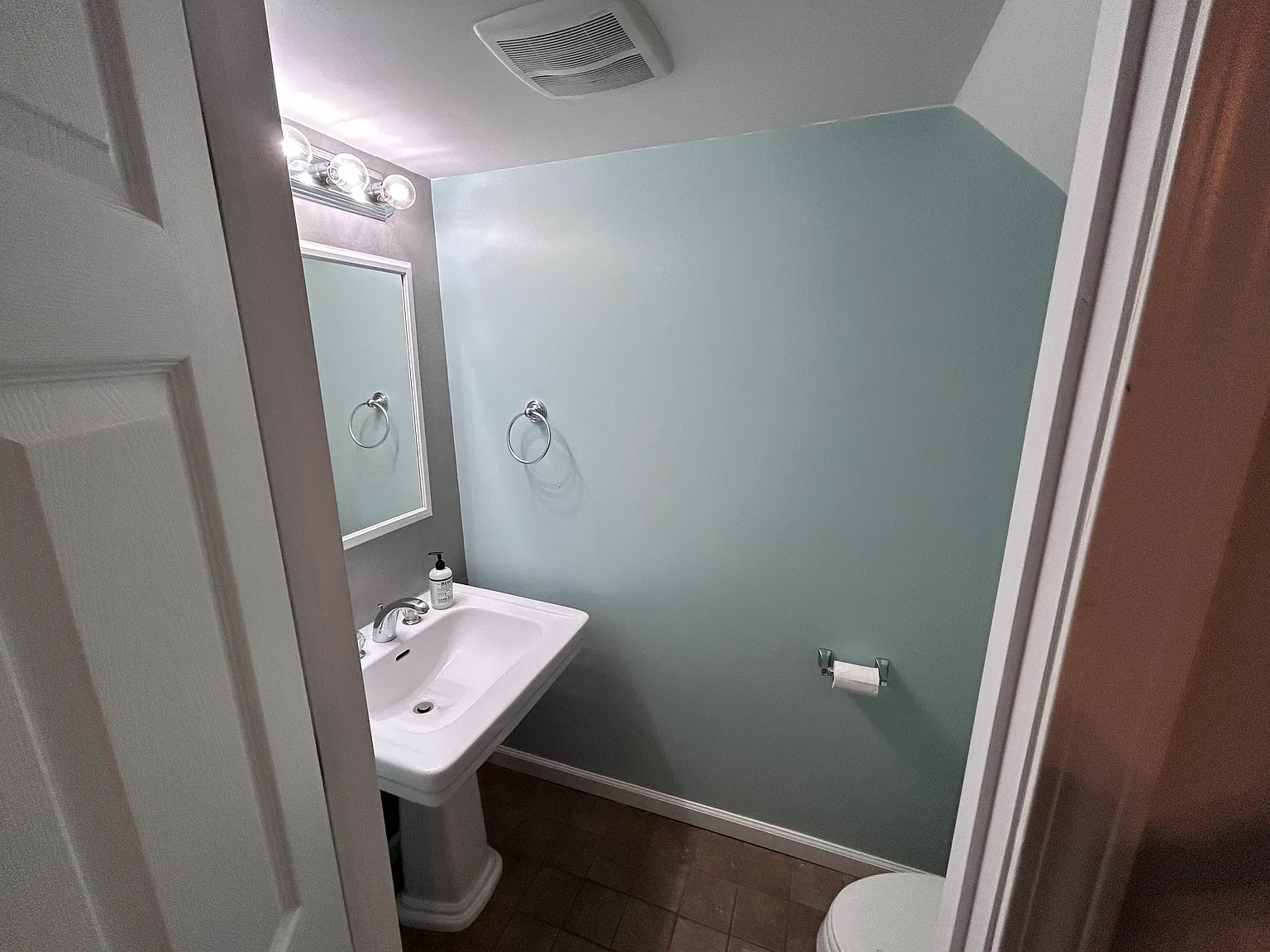 2 bed, 1.5 bath, 1600 sqft, $1,950 — Photo 1