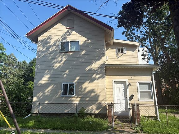 2nd image of 4 Lorimer St