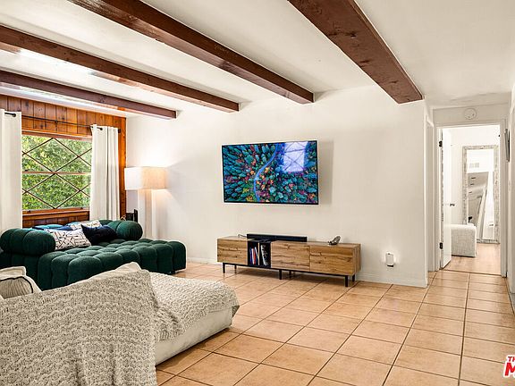 3rd image of 2485 Benedict Canyon Dr