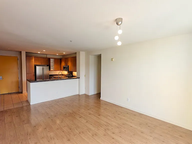 3090 Glascock St #210 — Photo 1