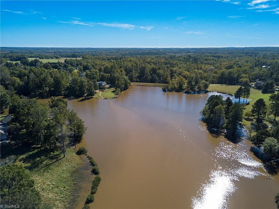 1st image of 127 Reserve Dr