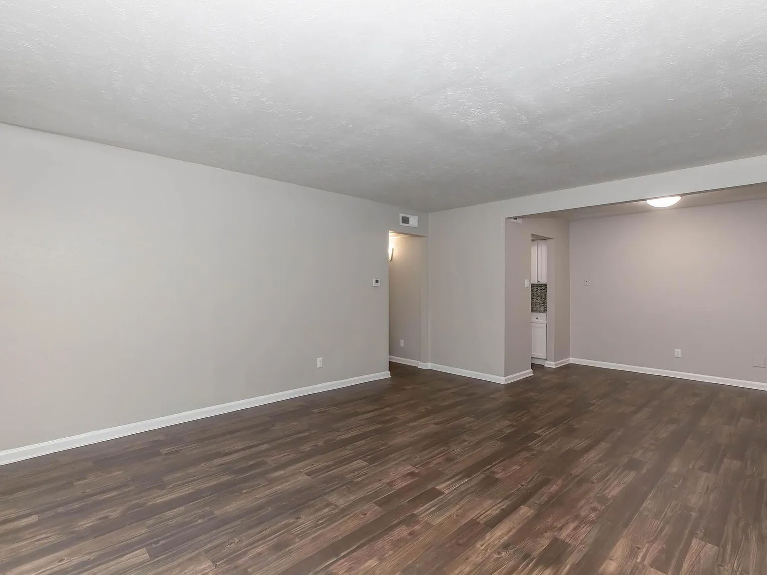 N Harwood Rd, North Richland Hills — Photo 3