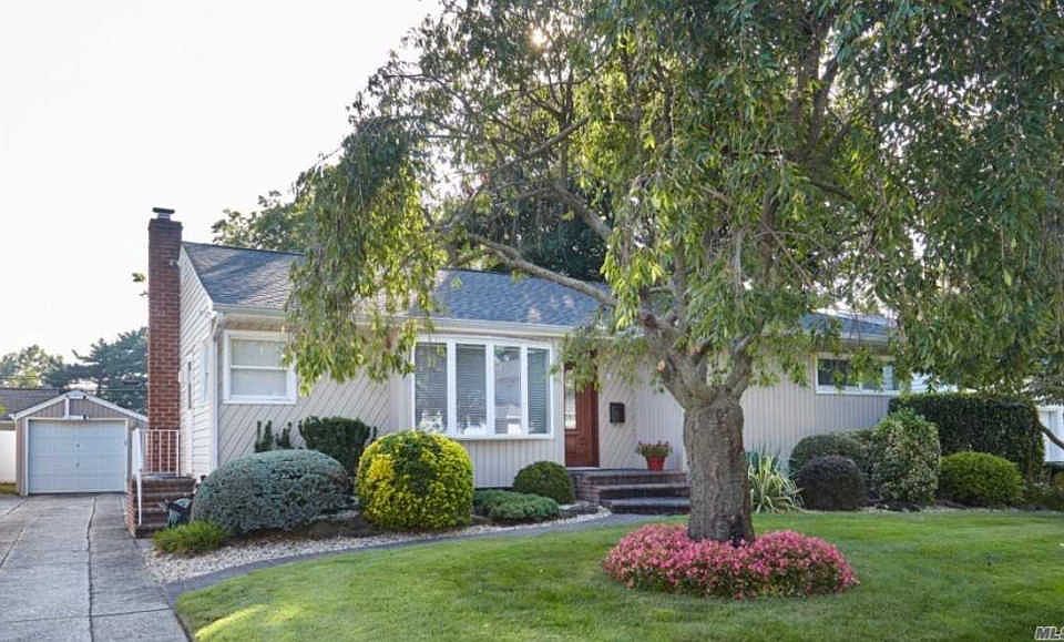 1st image of 504 Glenwood Ln