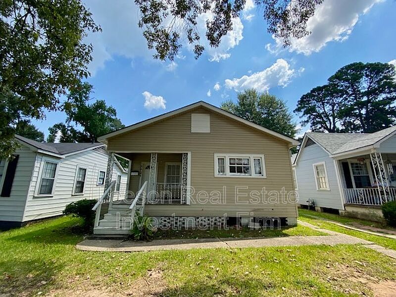 1st image of 3821 Richmond Ave