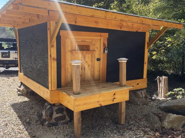 Viking Mountain Rd, Greeneville, TN 37743