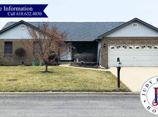 14 Cheryl Dr, Mascoutah, IL