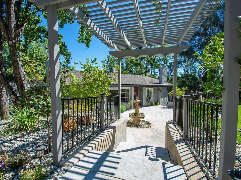 2nd image of 2330 Seabler Pl