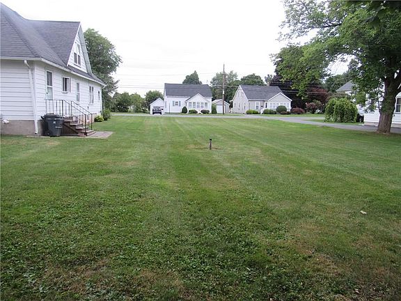 5th image of 140 Stuerwald Ave