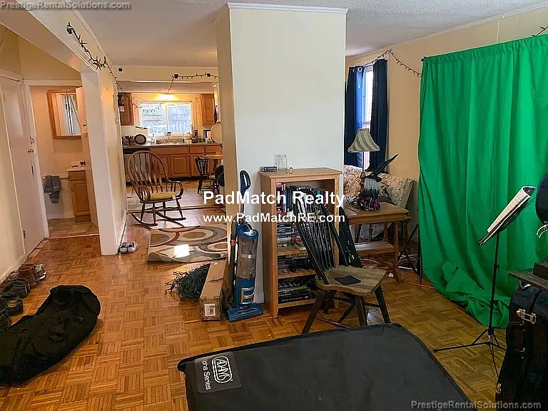 4 bed, 1.5 bath, $3,600 — Photo 2