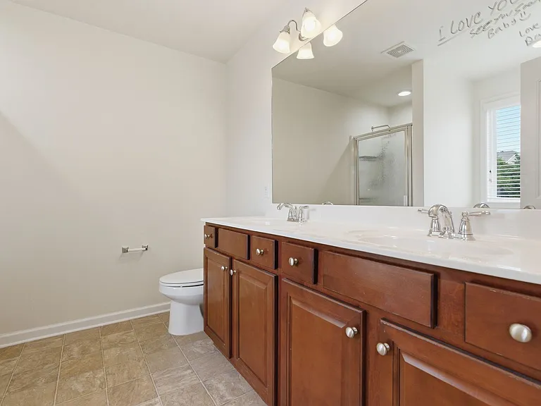 1672 Stonewater Dr — Photo 25