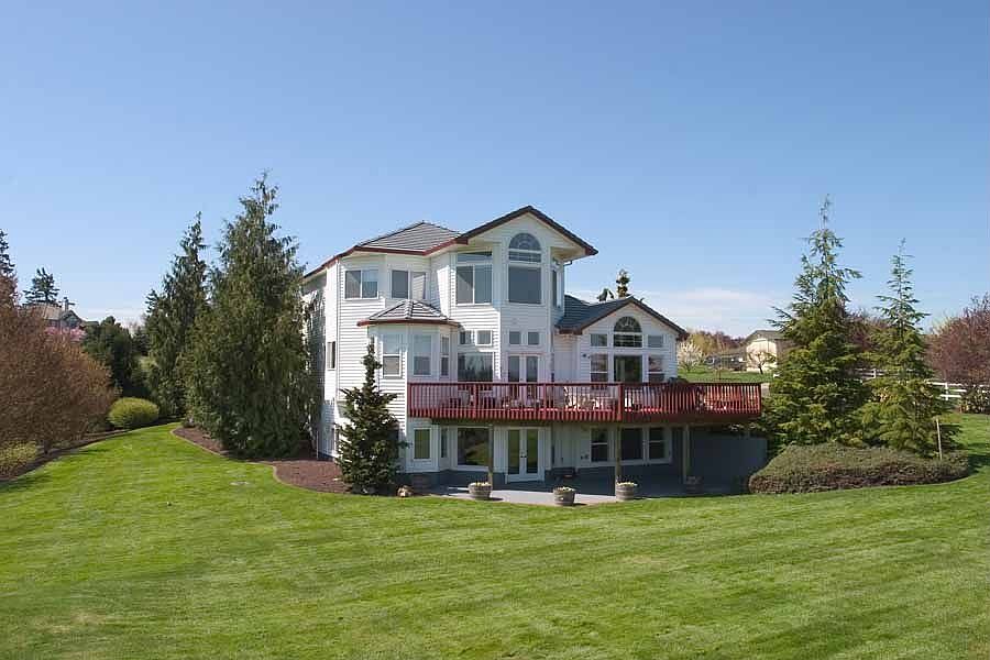 Beautifully architected east face.