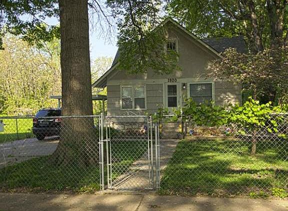 3rd image of 1920 S Norwood Ave