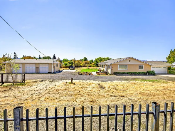 5559 Table Rock Rd, Central Pt, OR 97502