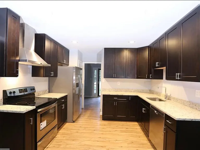 12203 Dillard Pl — Photo 3