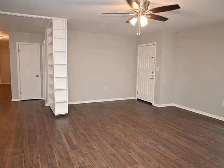 721 Maple Ave — Photo 2