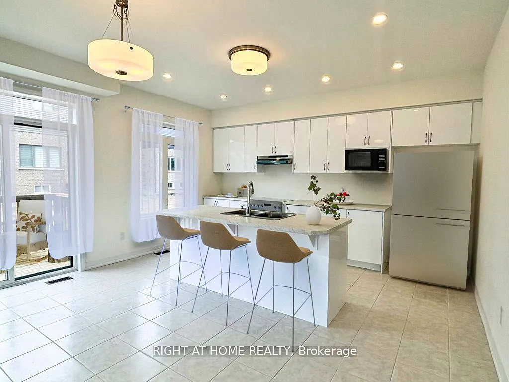 4 bed, $3,250 — Photo 3