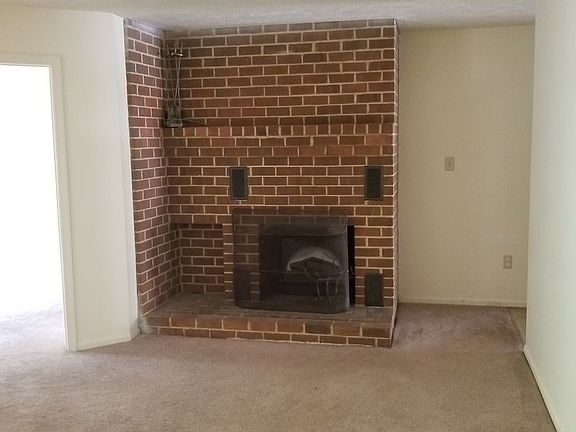5th image of 4003 Governors Sq #2