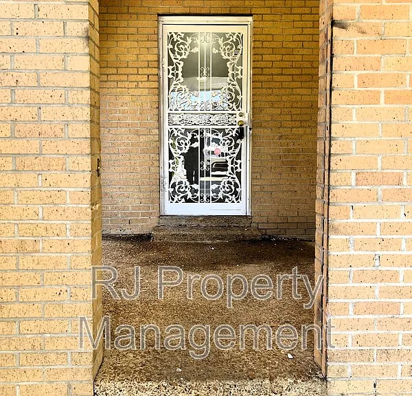 5368 Scottsdale Ave — Photo 4