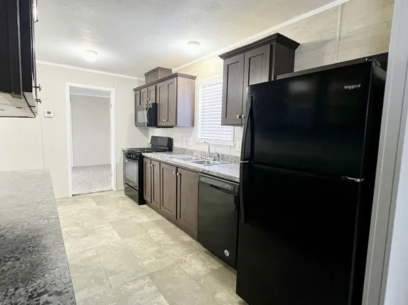 111 Kentucky Dr, Elyria, OH 44035