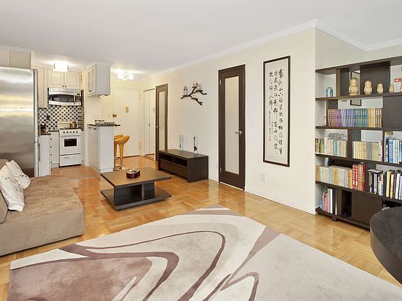 3rd image of 235 E 57th St APT 8A