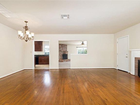 5th image of 126 S 1st Ave