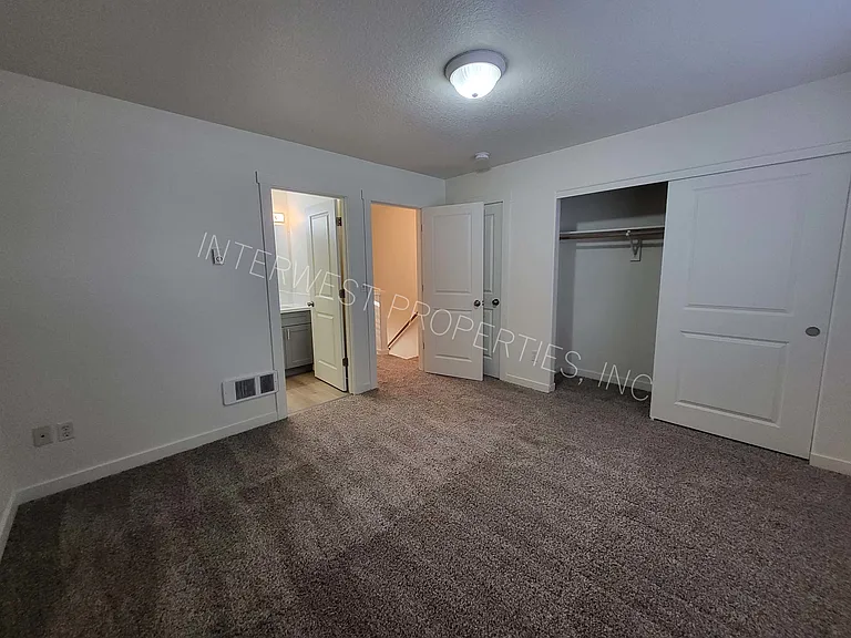 520 NE 128th Ave #5 — Photo 23