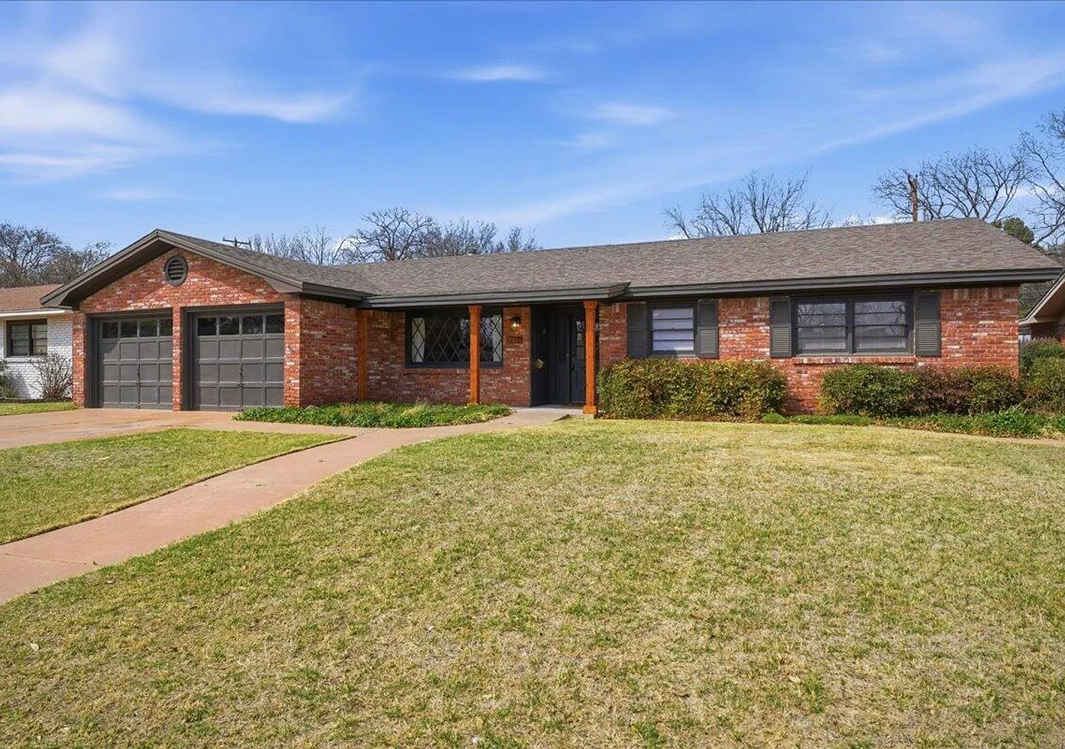 Charming one-of-a-kind 4 Bedroom Home — Photo 2