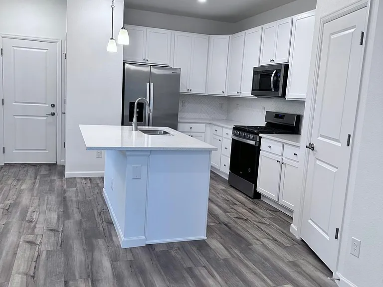 6857 Huddersfield Ln — Photo 6