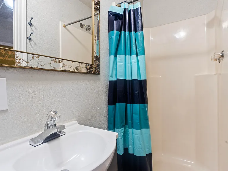 1710 Speedway Ave — Photo 7