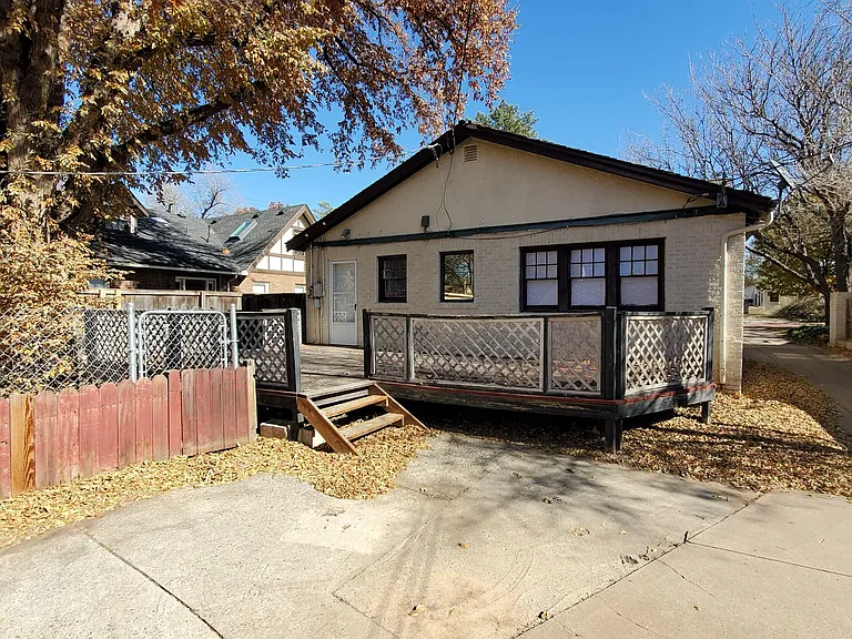 2402 S Hughes St — Photo 12