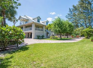 2072 Mills Ln, Naples, FL 34112