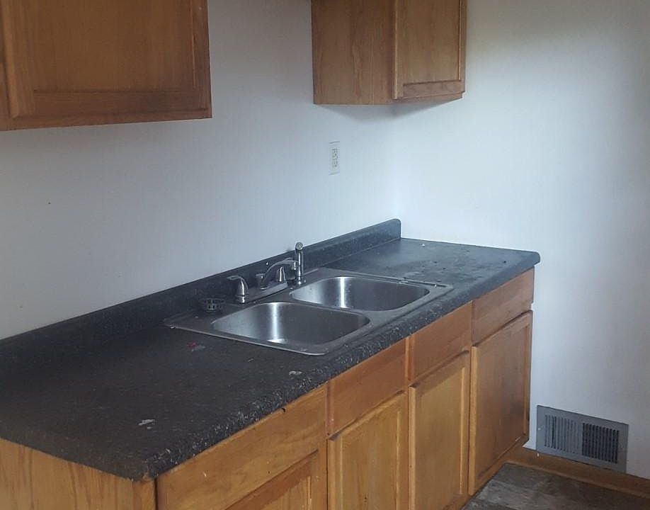2nd image of 4731 Hickory Ave