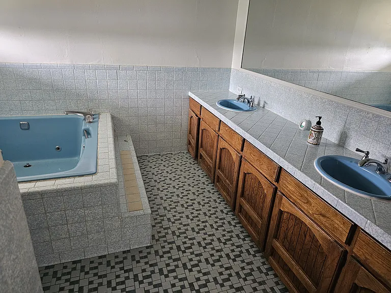 3701 Mitchiner Rd — Photo 9