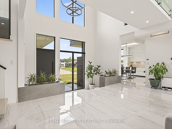 5th image of 553 Shoreway Dr