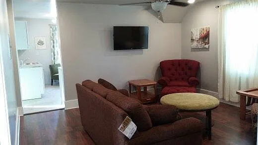 2 bed, 950 sqft, $1,100 — Photo 3