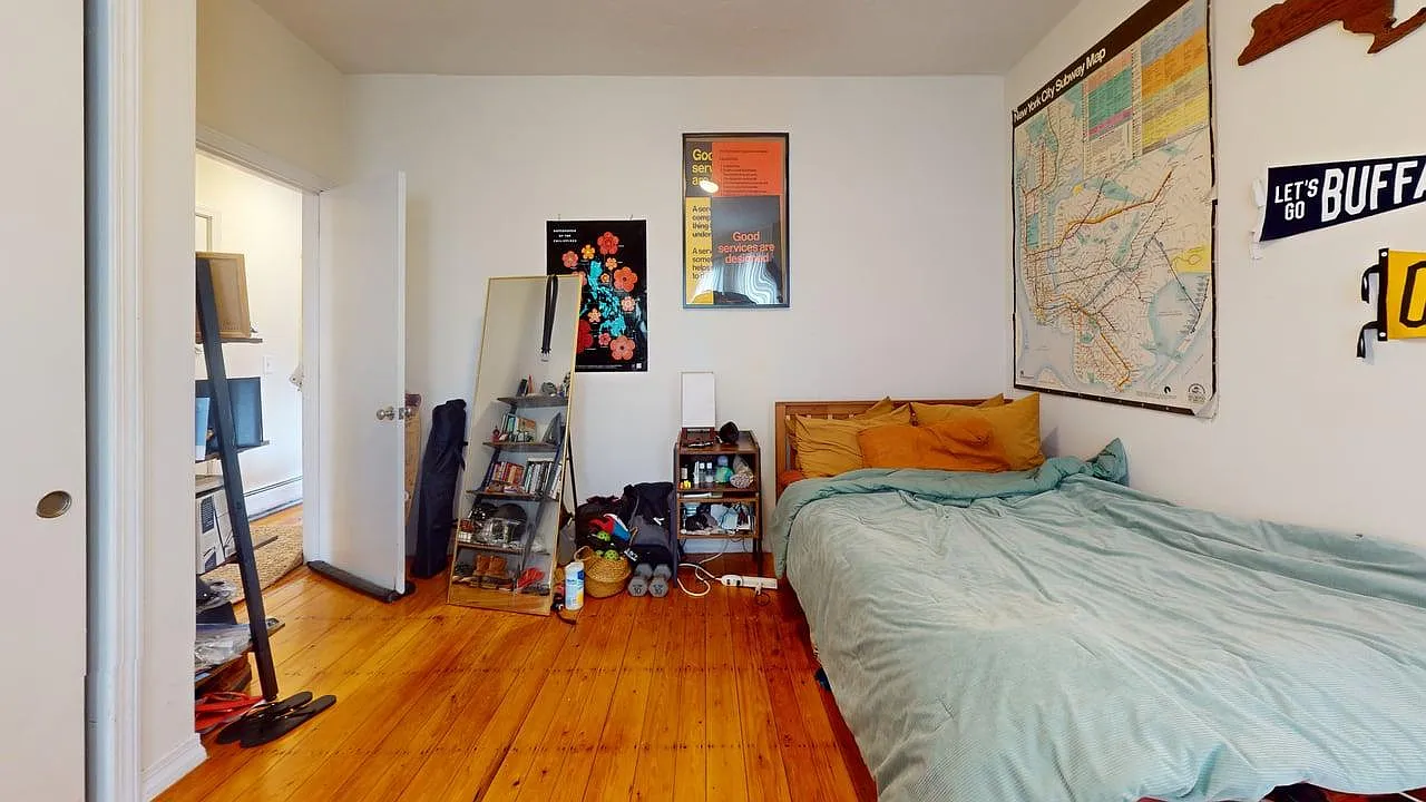 3 bed, 1000 sqft, $3,100 — Photo 3