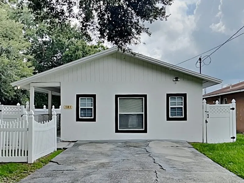 3 bed, 2.0 bath, 1580 sqft, $1,975 — Photo 1