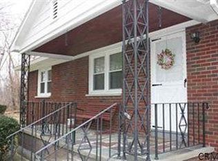 495 Saint Davids Ln, Niskayuna, NY 12309