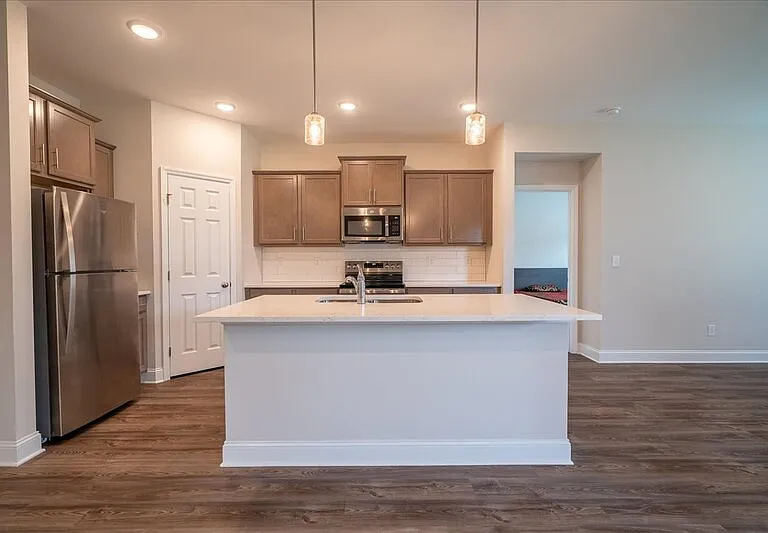 330 Creek Grove Ave — Photo 13