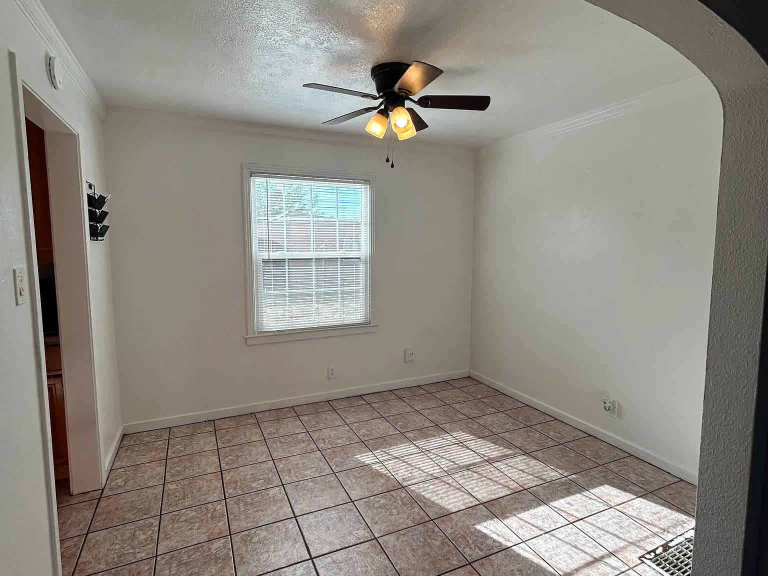 3 bed, 1509 sqft, $2,300 — Photo 2