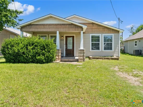 306 4th St, Eddy, TX 76524