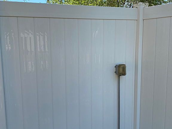 3 outdoor electrical outlets