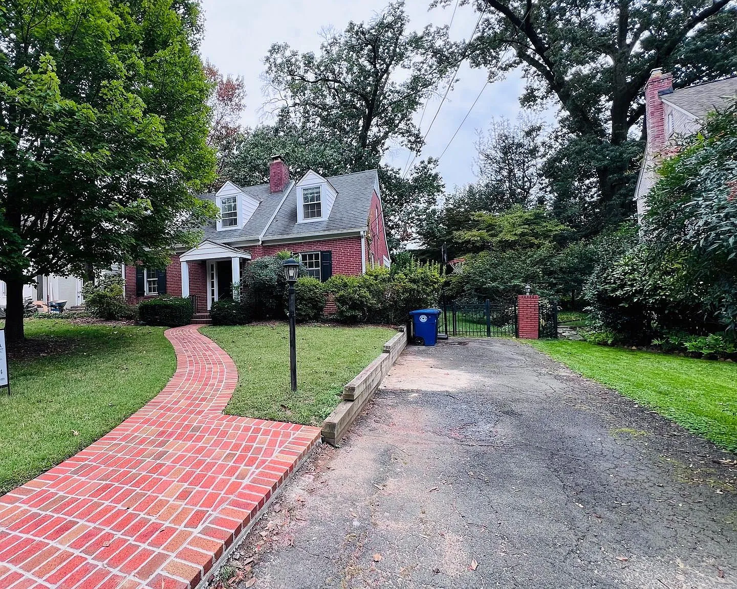 4 bed, 2.5 bath, 2573 sqft, $4,695 — Photo 2